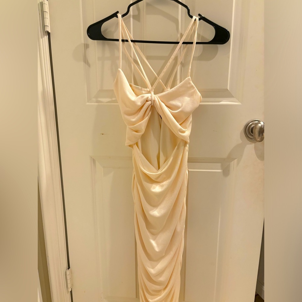 Champagne Soft Glow Elegant Bodycon Maxi Dress from Forever 21 in size M